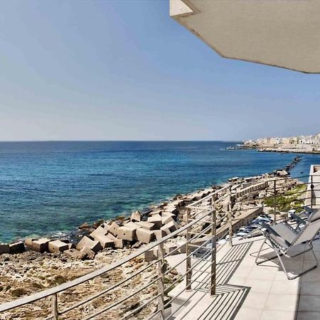 Apartment Overlooking The Sea With A View Of Old Gallipoli And The Whole Bay Kültér fotó