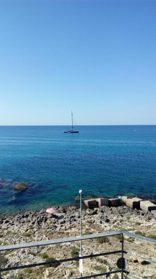 Apartment Overlooking The Sea With A View Of Old Gallipoli And The Whole Bay Kültér fotó