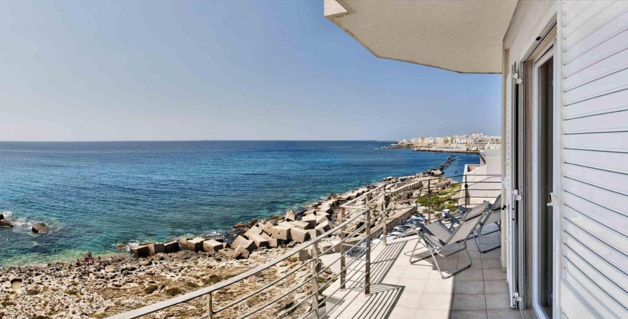 Apartment Overlooking The Sea With A View Of Old Gallipoli And The Whole Bay Kültér fotó